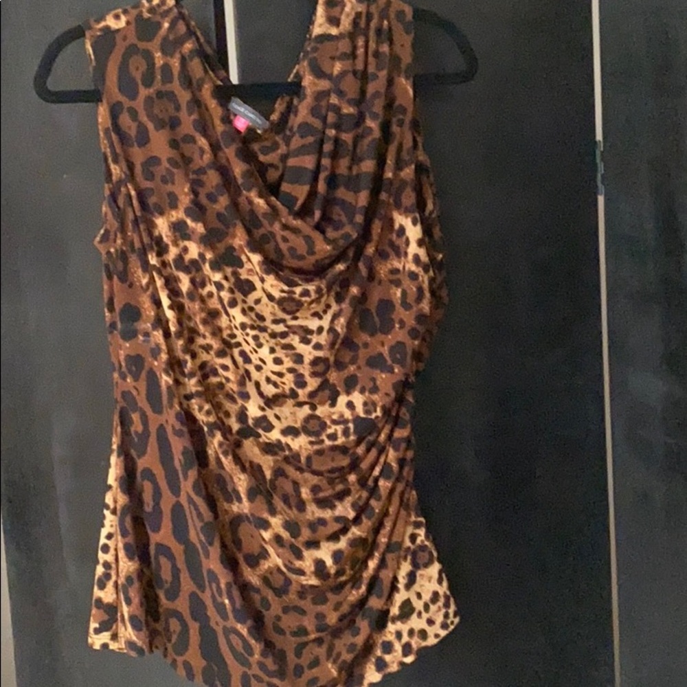 Vince Camuto 1x cowl neck tank